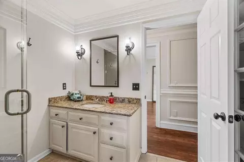 Bath - 175 Devonwood Dr, Calhoun, GA 30701 photo 2 of 5