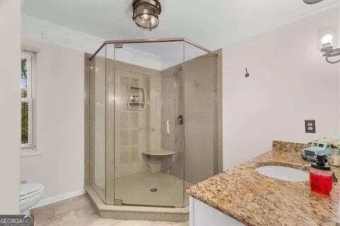 Bath - 175 Devonwood Dr, Calhoun, GA 30701 photo 1 of 5