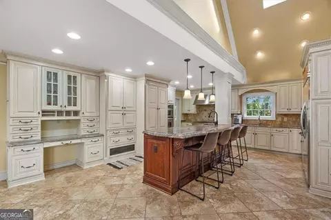 Kitchen - 175 Devonwood Dr, Calhoun, GA 30701 photo 4 of 4
