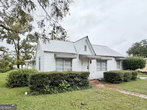 25 E First Ave, Hazlehurst, GA 31539