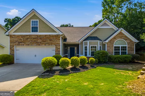 6204 Cove Creek Dr, Flowery Branch, GA 30542