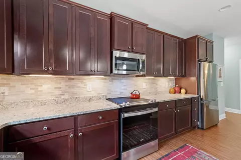 Kitchen - 324 Old Clarkesville Mill Rd, Clarkesville, GA 30523 photo 2 of 3