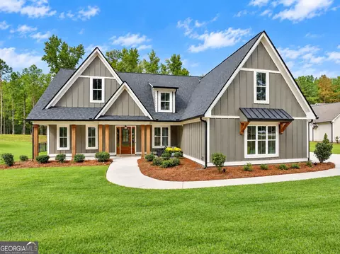 135 Huiet Dr, Fayetteville, GA 30215
