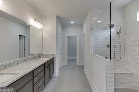 Bath - 1823 Piney Bend Dr, Buford, GA 30518 photo 5 of 8