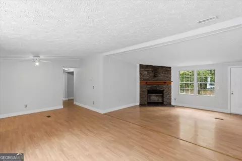 Living - 308 Blounts Chapel Rd, Haddock, GA 31033 photo 1 of 6