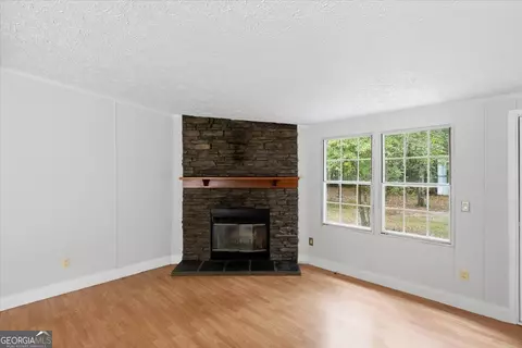 Living - 308 Blounts Chapel Rd, Haddock, GA 31033 photo 3 of 6
