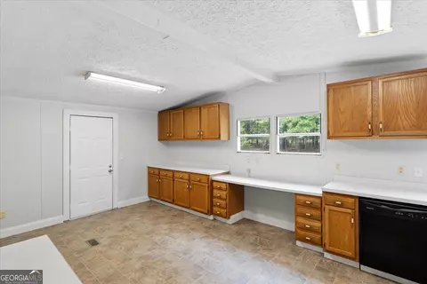 Kitchen - 308 Blounts Chapel Rd, Haddock, GA 31033 photo 4 of 4