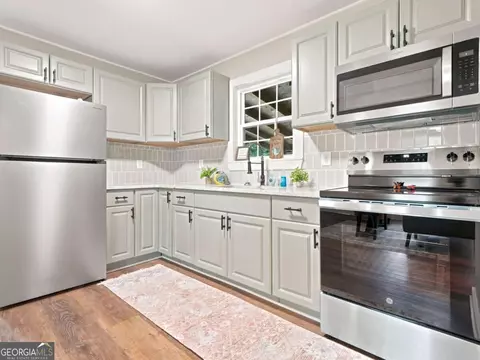 Kitchen - 165 Cherokee Ave, Nelson, GA 30151 photo 1 of 4