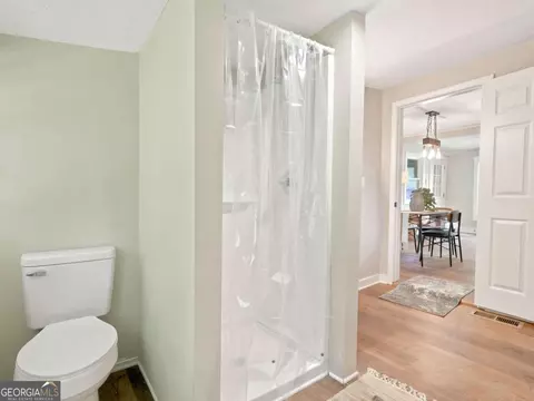 Bath - 165 Cherokee Ave, Nelson, GA 30151 photo 2 of 5