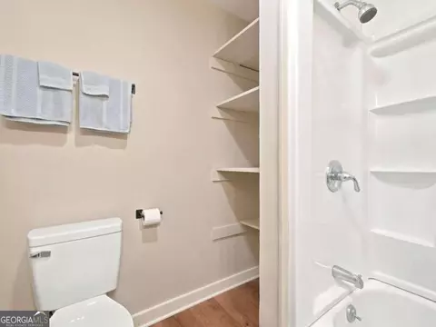 Bath - 165 Cherokee Ave, Nelson, GA 30151 photo 5 of 5