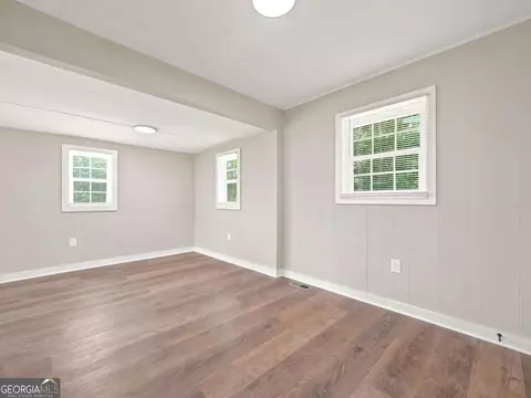 Living - 165 Cherokee Ave, Nelson, GA 30151 photo 2 of 4