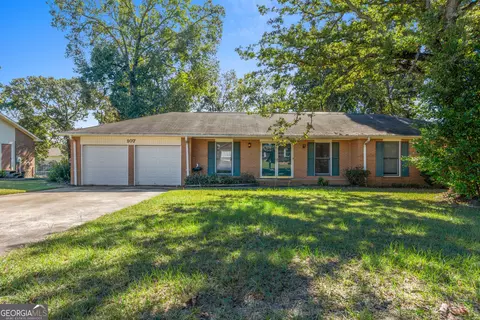 107 Springwood Dr, Warner Robins, GA 31088