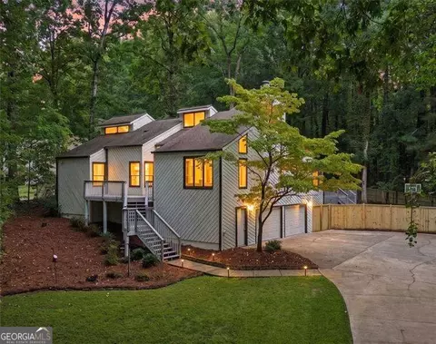 2215 Carlyle Dr, Marietta, GA 30062