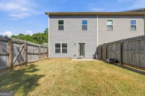 Exterior - 643 Oakside Pl, Acworth, GA 30102 photo 3 of 4
