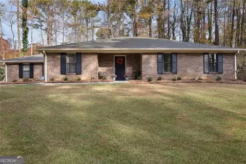 84 Lake Somerset Dr NW, Marietta, GA 30064