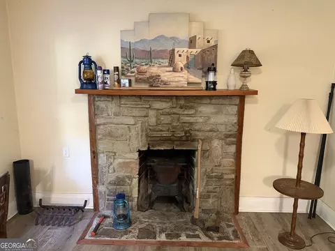 Living - 263 S Pond St, Toccoa, GA 30577 photo 2 of 4