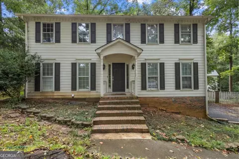 2182 Brookfield Dr, Lawrenceville, GA 30043
