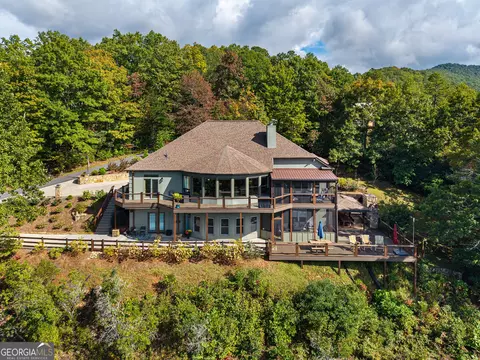 2602 The Rdgs, Hiawassee, GA 30546