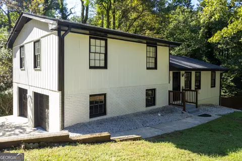 567 Woodland Ln, Lawrenceville, GA 30043