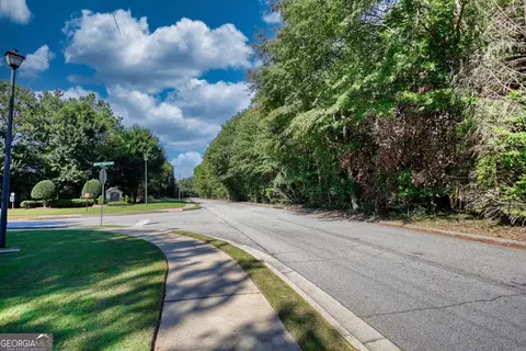 291 Hinton Cir, Covington, GA 30016 photo 9