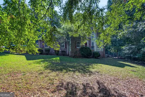 Exterior - 100 Dogwood Ct, Lagrange, GA 30240 photo 3 of 10