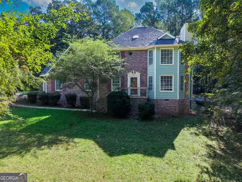 Exterior - 100 Dogwood Ct, Lagrange, GA 30240 photo 4 of 10