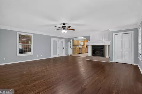 Living - 100 Dogwood Ct, Lagrange, GA 30240 photo 3 of 5