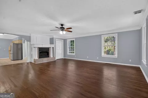 Living - 100 Dogwood Ct, Lagrange, GA 30240 photo 5 of 5