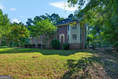 Exterior - 100 Dogwood Ct, Lagrange, GA 30240 photo 1 of 10