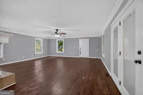Living - 100 Dogwood Ct, Lagrange, GA 30240 photo 4 of 5