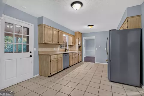 Kitchen - 100 Dogwood Ct, Lagrange, GA 30240 photo 3 of 3