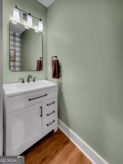 Bath - 71 Spratlin Ct, Hull, GA 30646 photo 7 of 7