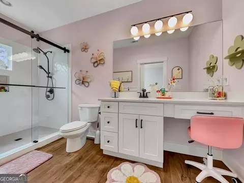 Bath - 71 Spratlin Ct, Hull, GA 30646 photo 4 of 7