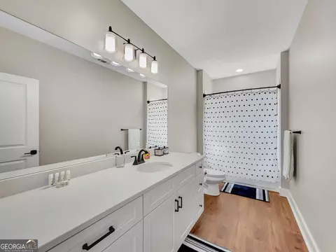 Bath - 71 Spratlin Ct, Hull, GA 30646 photo 6 of 7