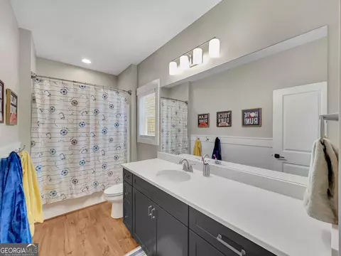 Bath - 71 Spratlin Ct, Hull, GA 30646 photo 5 of 7