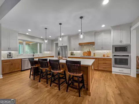 Kitchen - 71 Spratlin Ct, Hull, GA 30646 photo 3 of 5
