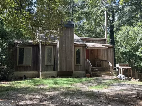 214 W Grantville Rd, Grantville, GA 30220