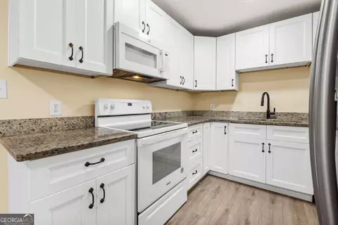 349 Roxbury Dr, Riverdale, GA 30274