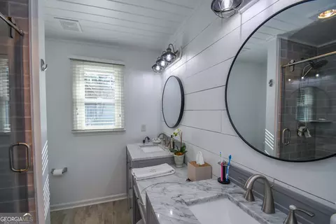 Bath - 1207 Old River Rd, Cornelia, GA 30531 photo 1 of 3