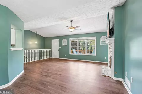 Living - 202 White Pine Ln, Temple, GA 30179 photo 4 of 6