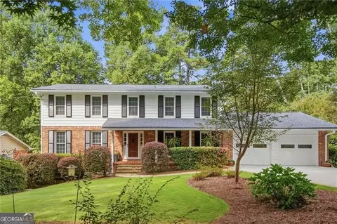 4301 Huntington Cir, Dunwoody, GA 30338