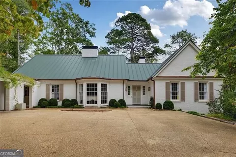 4061 Glen Devon Dr NW, Atlanta, GA 30327
