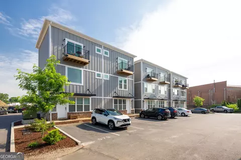 979 Montague Pl, Chattanooga, TN 37408