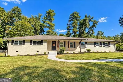 2613 Creek Ln, Snellville, GA 30078