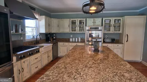 Kitchen - 10540 Estes Rd, Macon, GA 31210 photo 2 of 5
