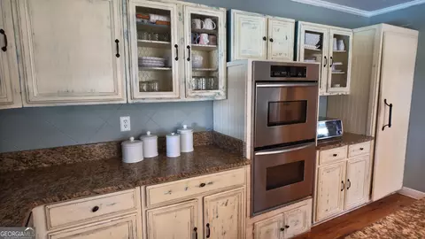 Kitchen - 10540 Estes Rd, Macon, GA 31210 photo 3 of 5