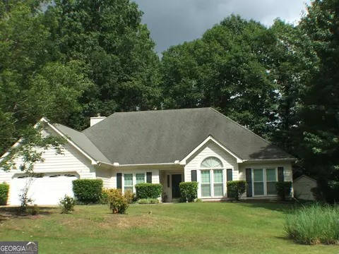 405 Tenterden Curv, Peachtree City, GA 30269