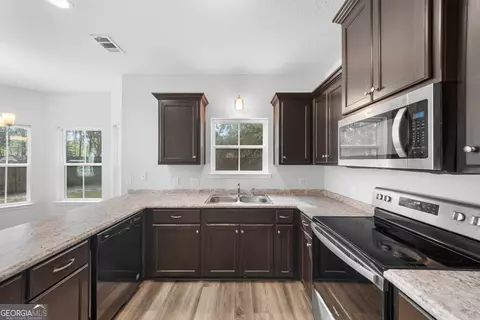 Kitchen - 149 Vandiver Rd, Allenhurst, GA 31301 photo 1 of 1