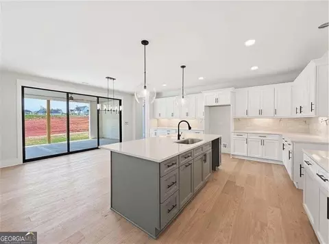 Kitchen - 141 Palisade Dr, Rydal, GA 30171 photo 2 of 4