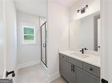Bath - 141 Palisade Dr, Rydal, GA 30171 photo 9 of 13